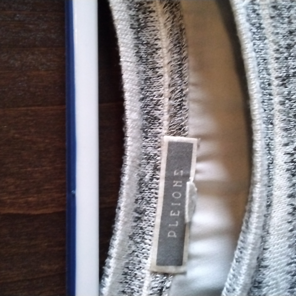 Sweater - Picture 3 of 7